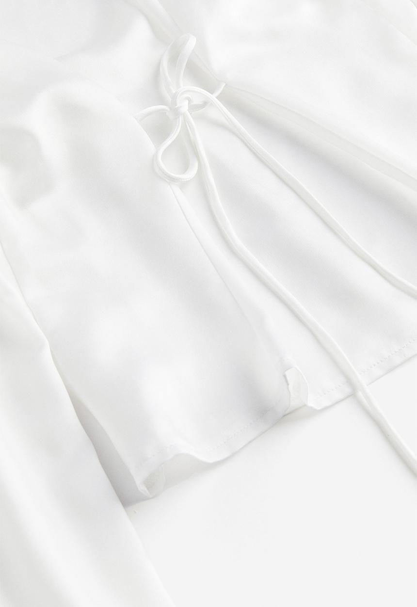 H&M - Balloon-sleeved satin blouse - white
