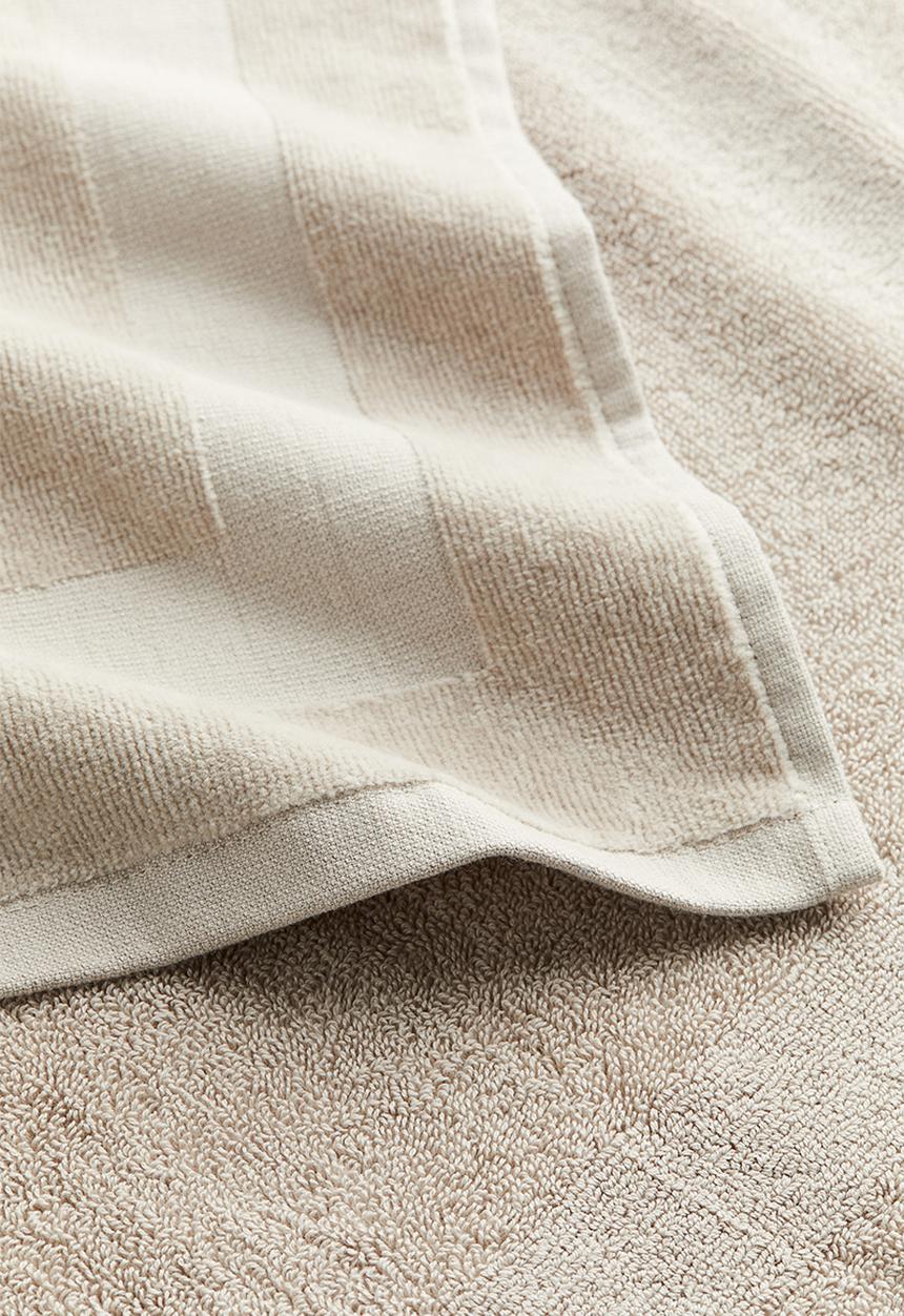 H&M - Velour hand towel - light beige