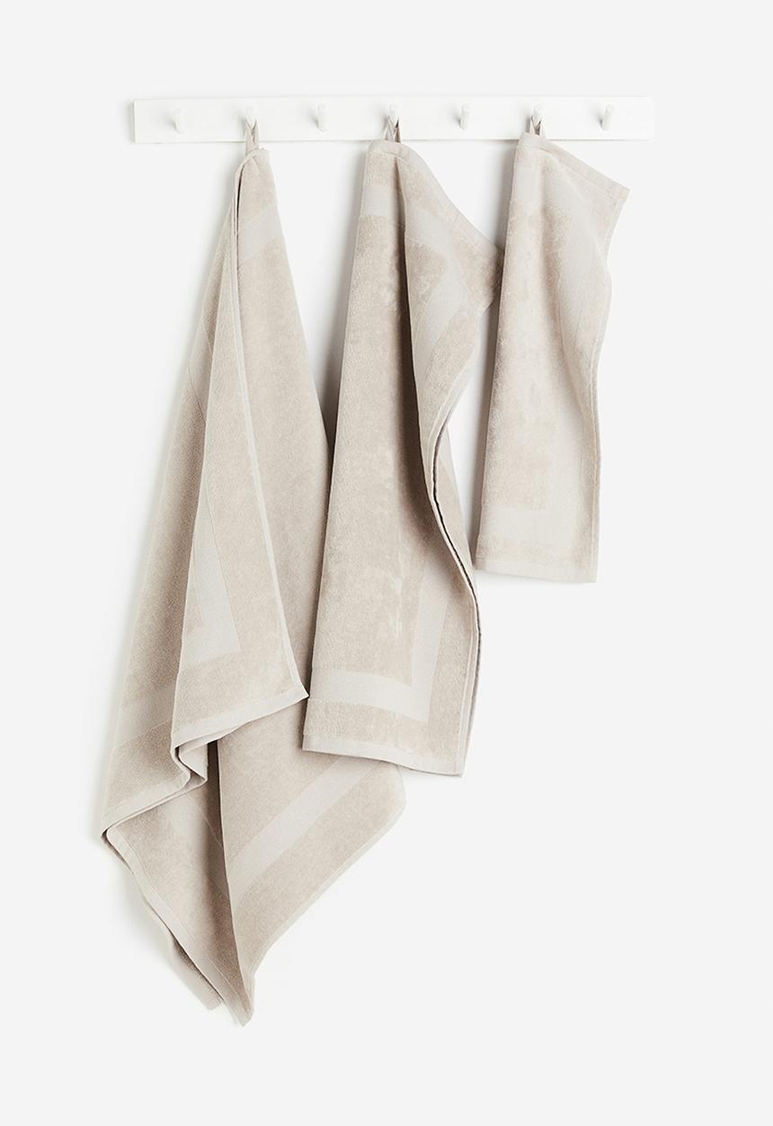 H&M - Velour hand towel - light beige