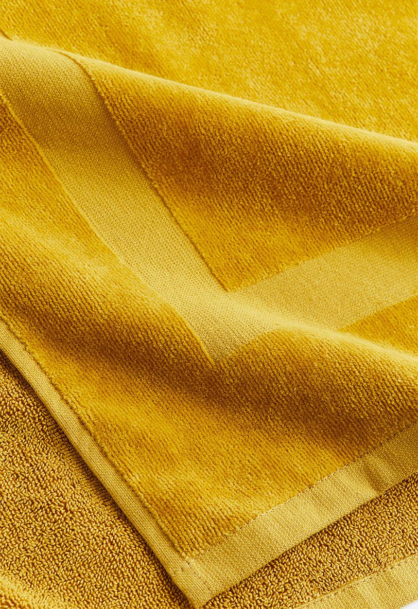 H&M - Velour bath towel - yellow