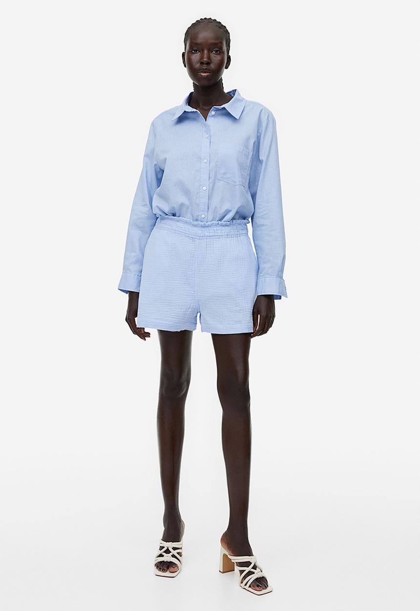 H&M - Crinkled cotton shorts - light blue