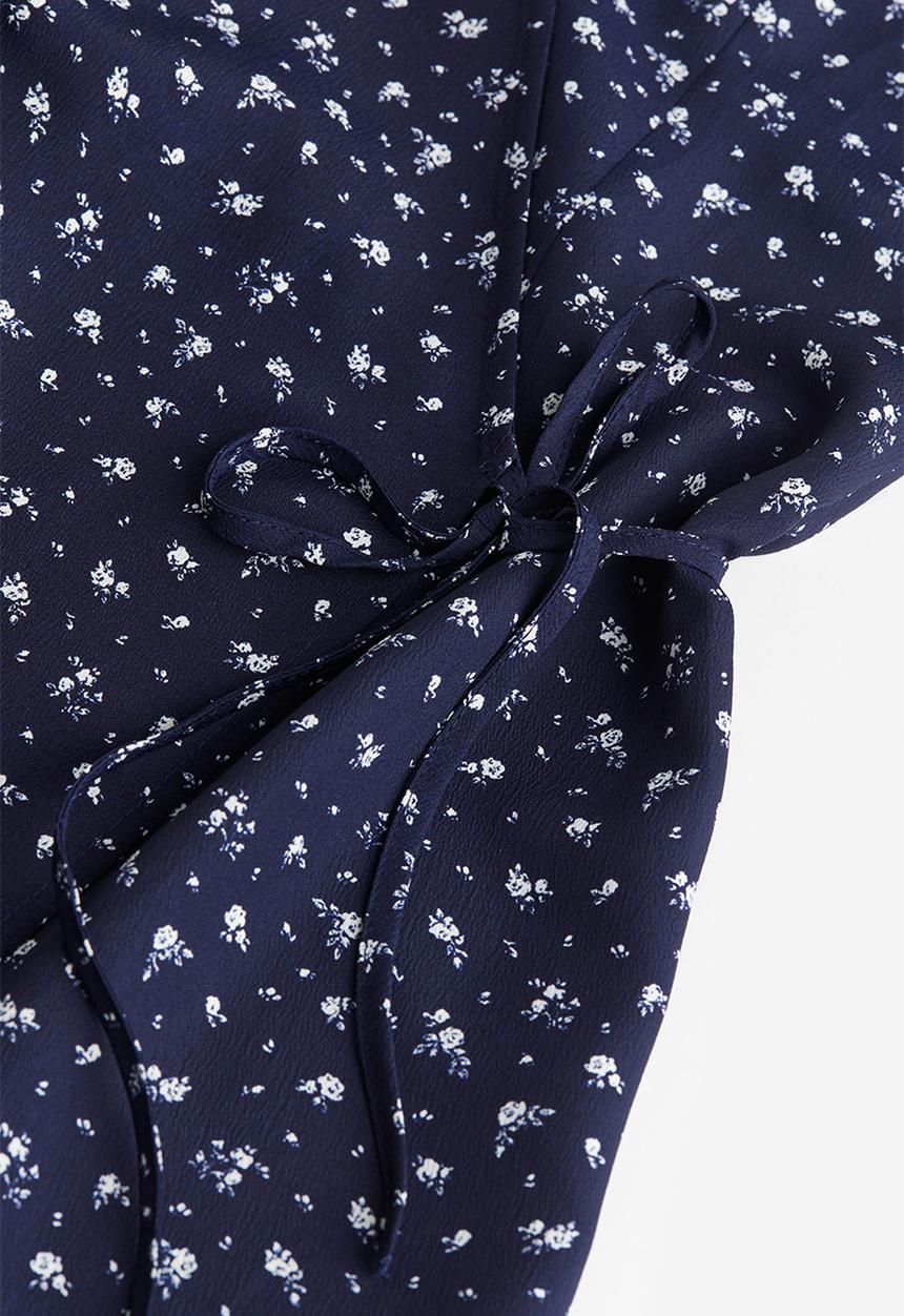H&M - Crêpe wrap dress - navy blue floral
