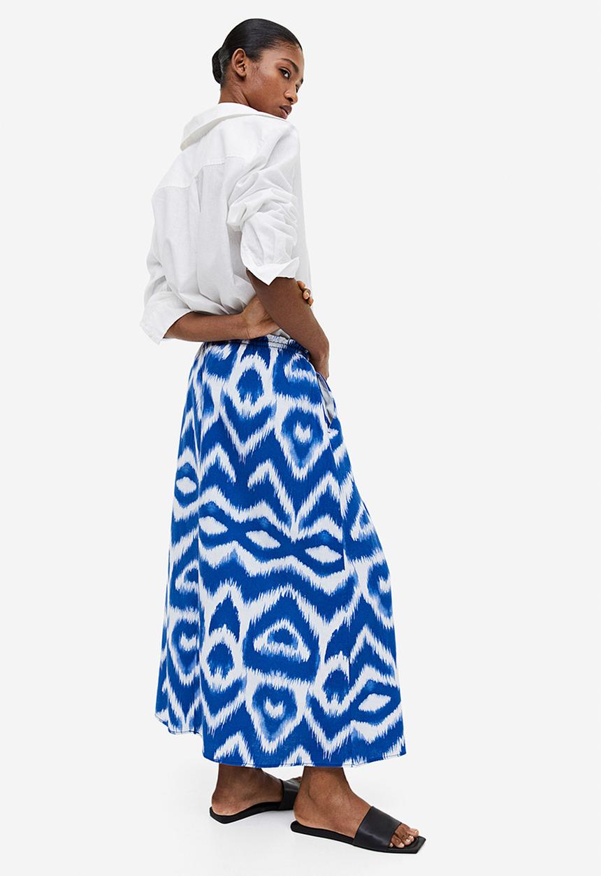 H&M - Flared skirt - bright blue/patterned