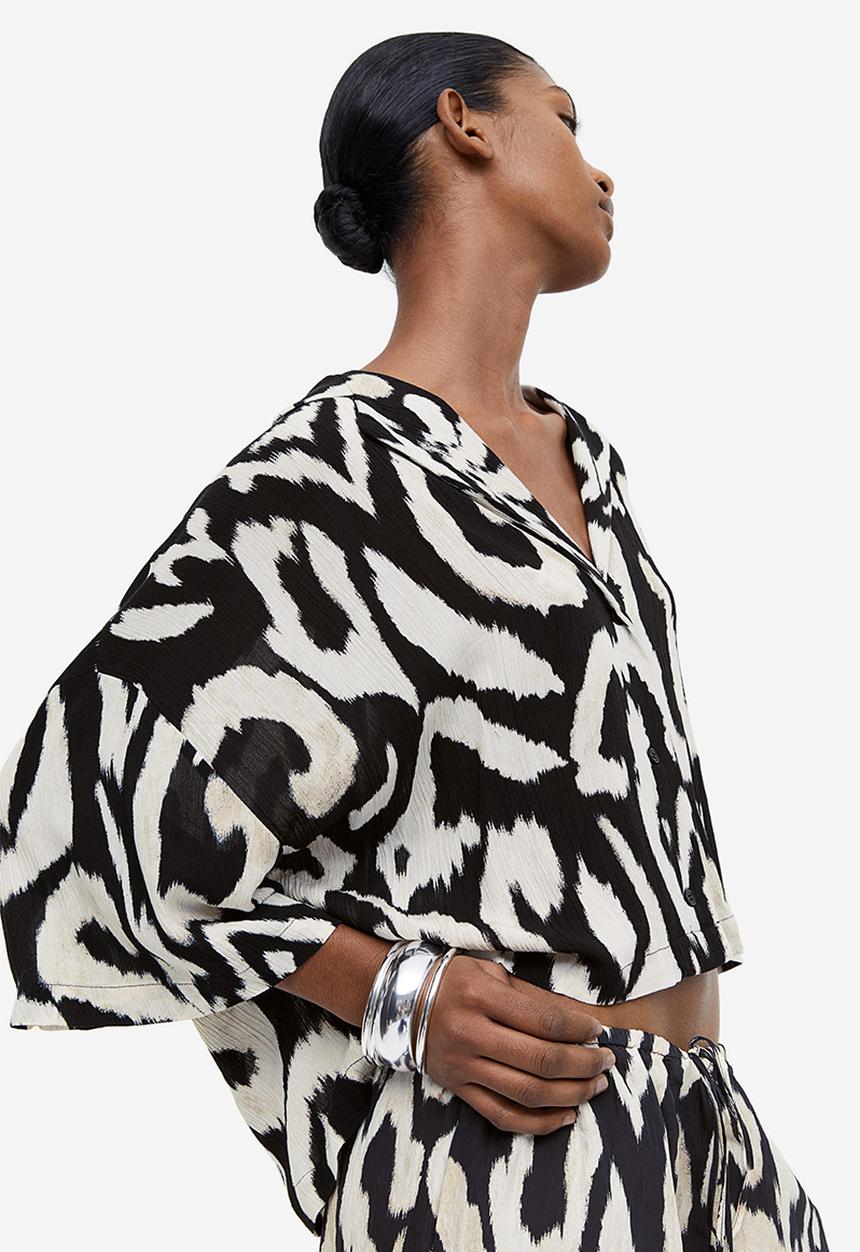 H&M - Oversized resort shirt - black patterned