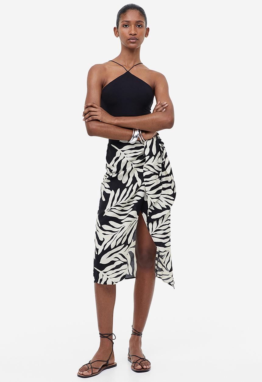 H&M - Linen-blend wrapover skirt - black leaf-patterned