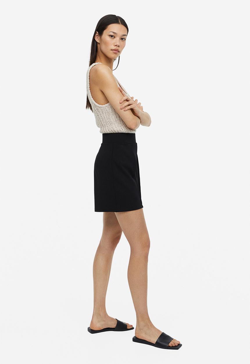 H&M - Pleat-detail shorts - black
