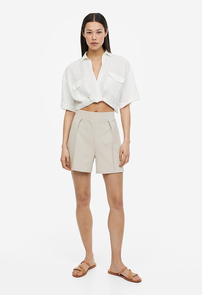 H&M - Pleat-detail shorts - light beige
