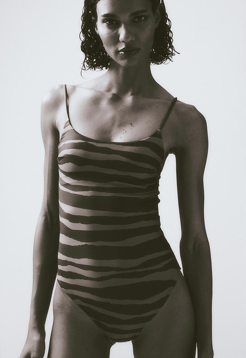 H&M - Padded-cup swimsuit - brick red zebra print