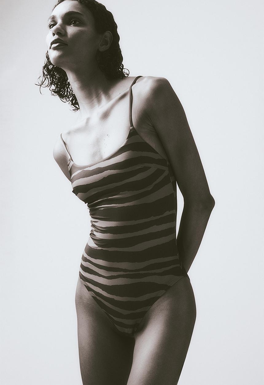 H&M - Padded-cup swimsuit - brick red zebra print