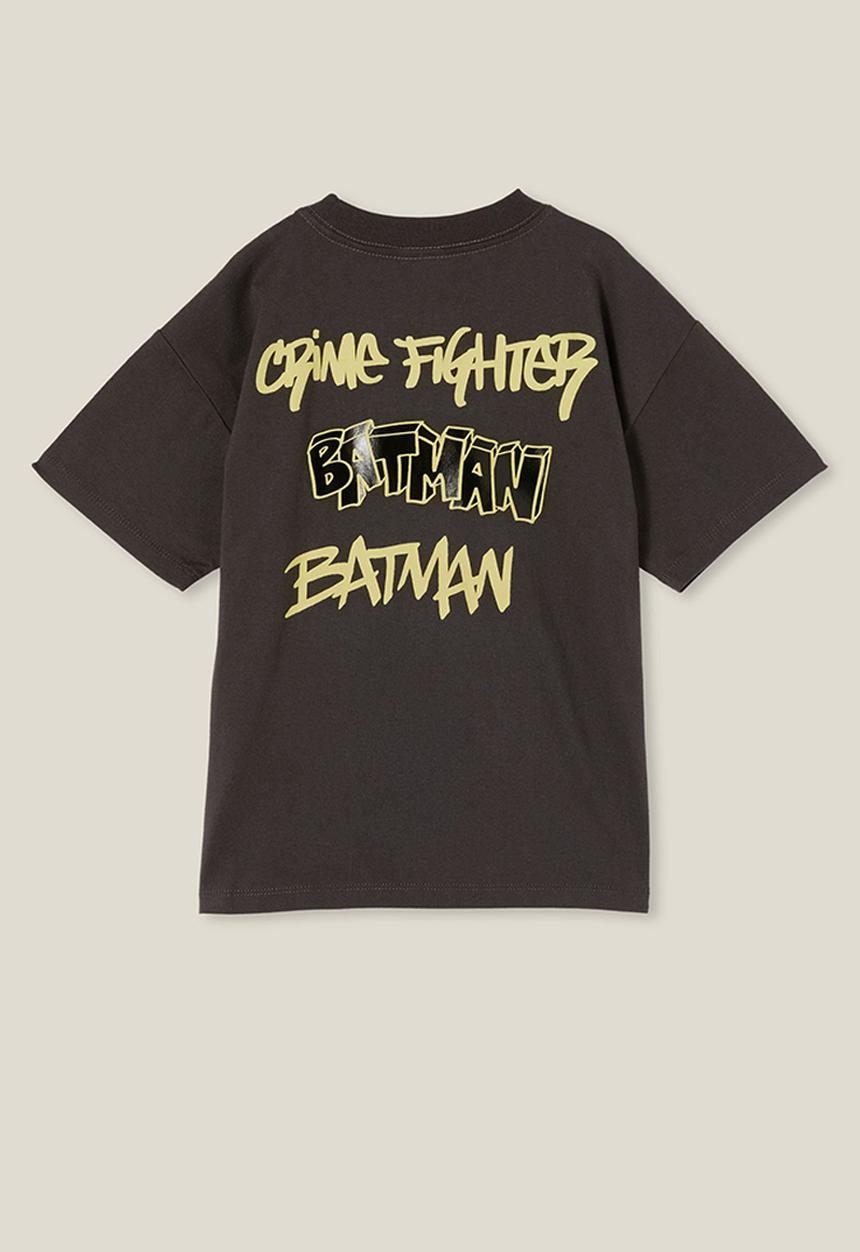 Cotton On - License drop shoulder short sleeve tee - lcn wb phantom wash/batman crime fighter