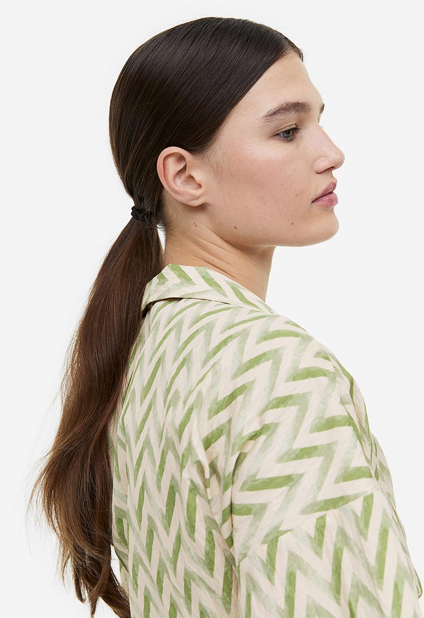 H&M - Tie-detail blouse - light green zigzag patterned