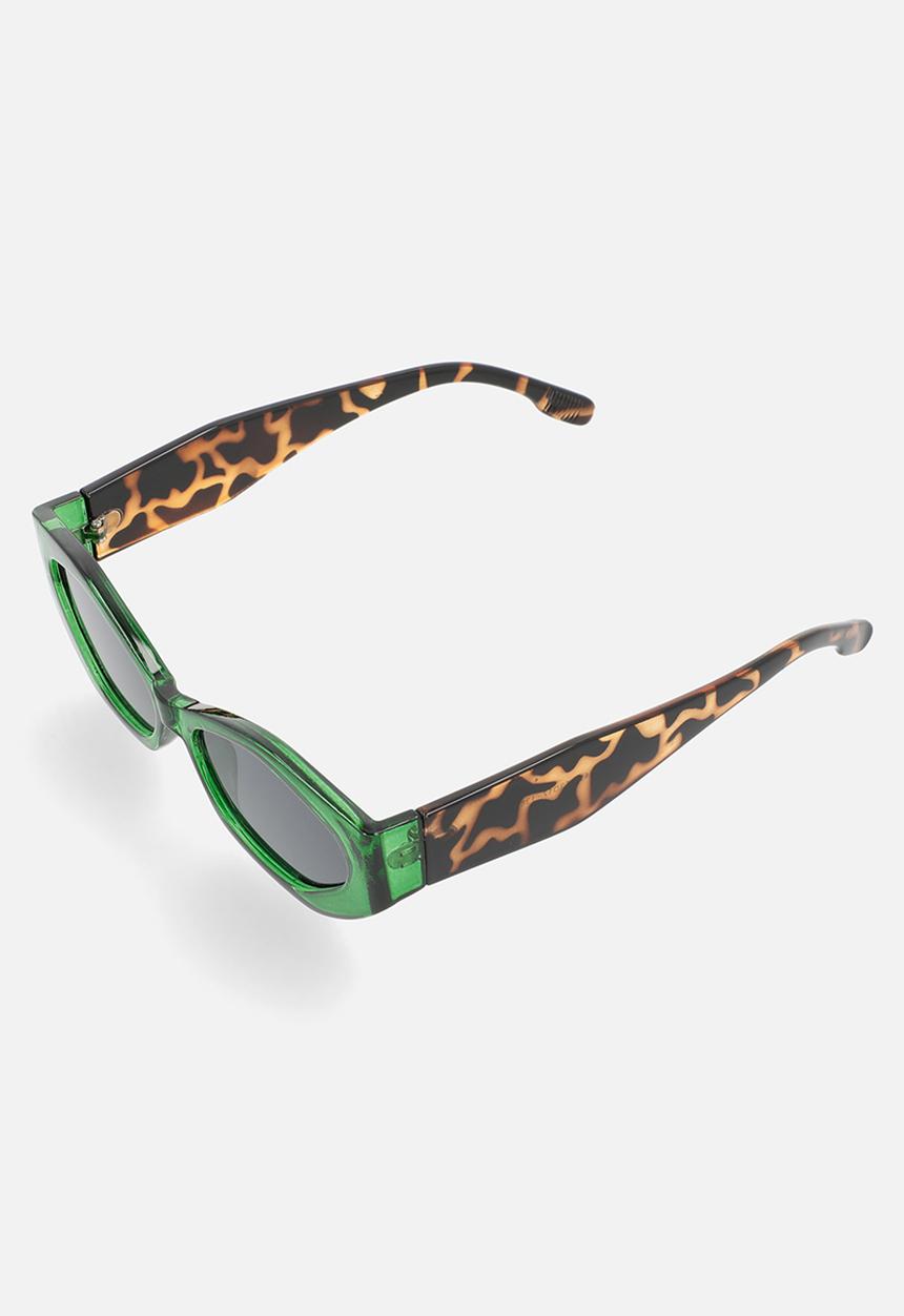 Superbalist - Joy cateye sunglasses - green/brown