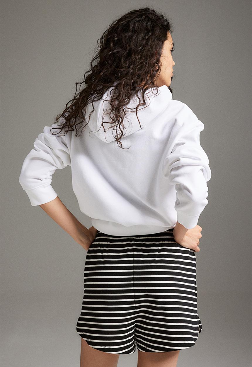 H&M - Sweatshirt shorts - black/white striped