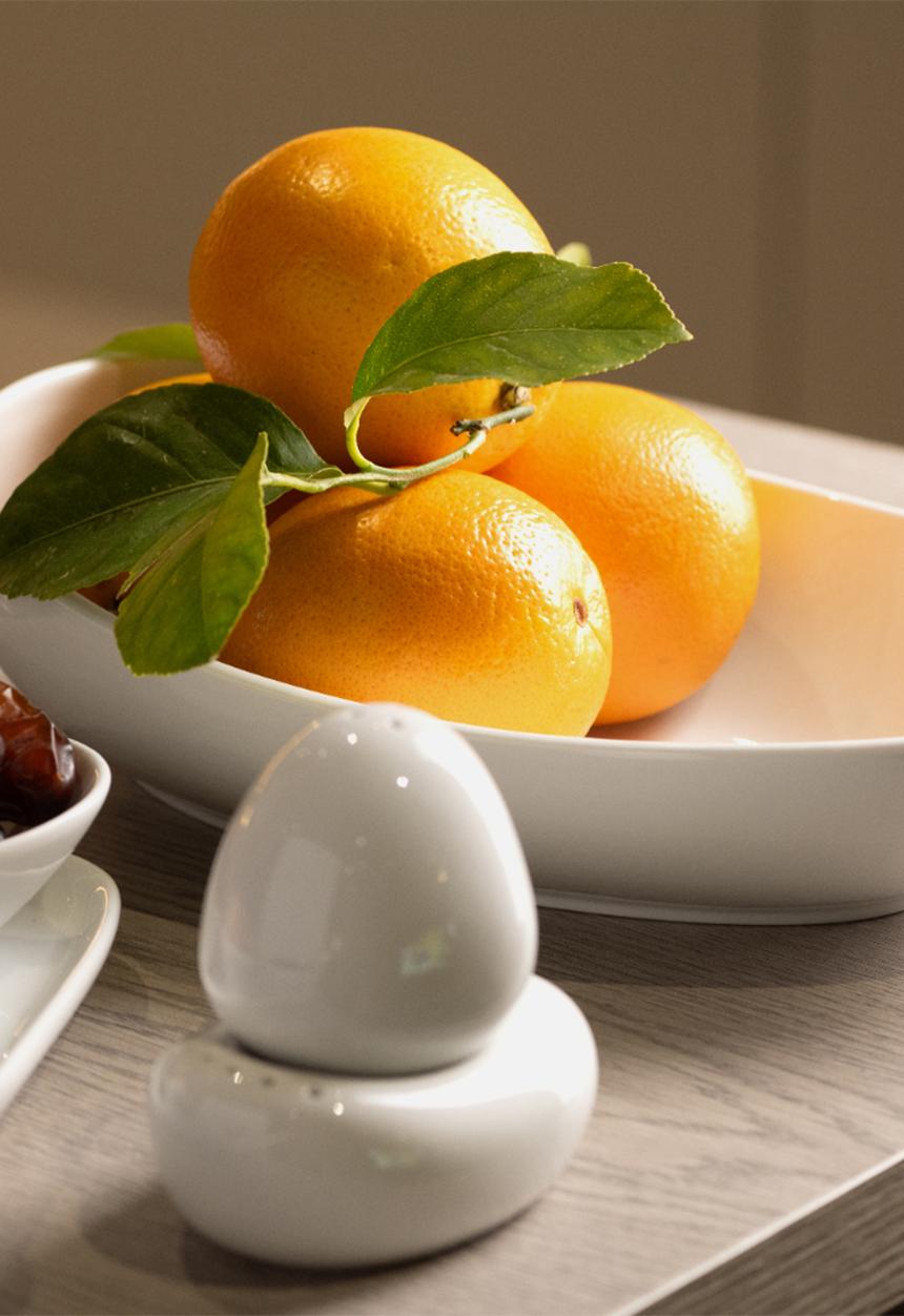 Omada - Irregular Oval Plate White