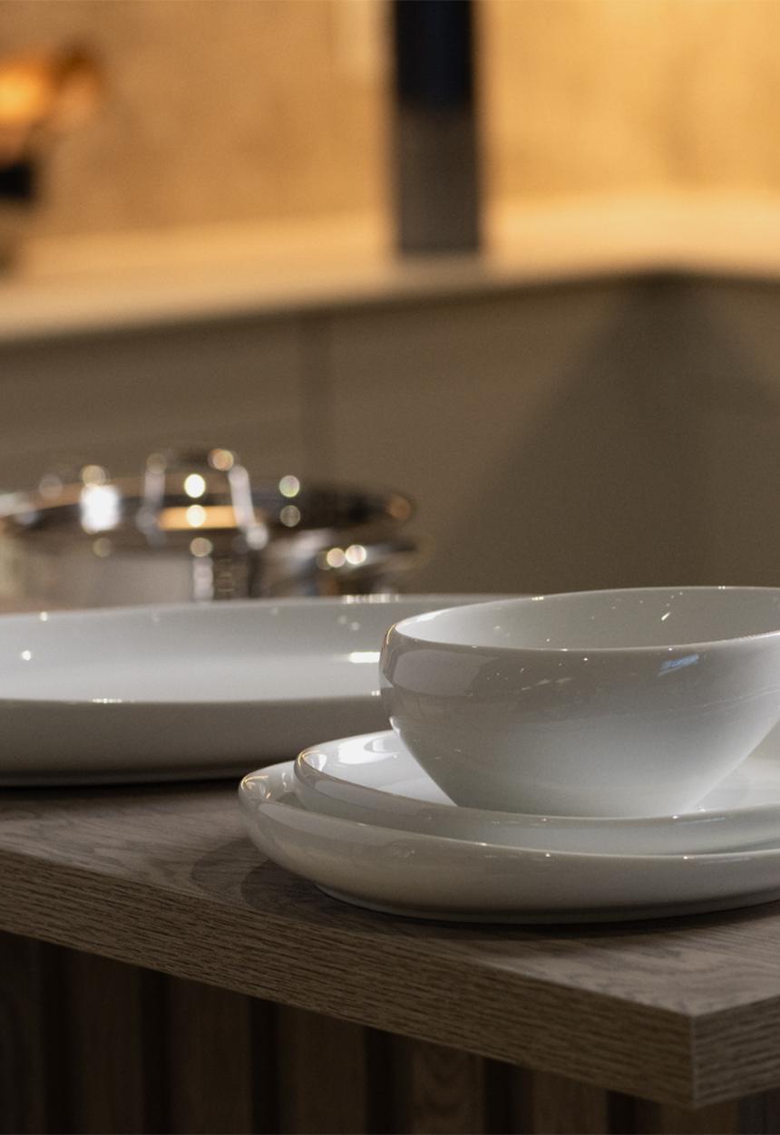 Omada - Irregular Platter 40.5cm White