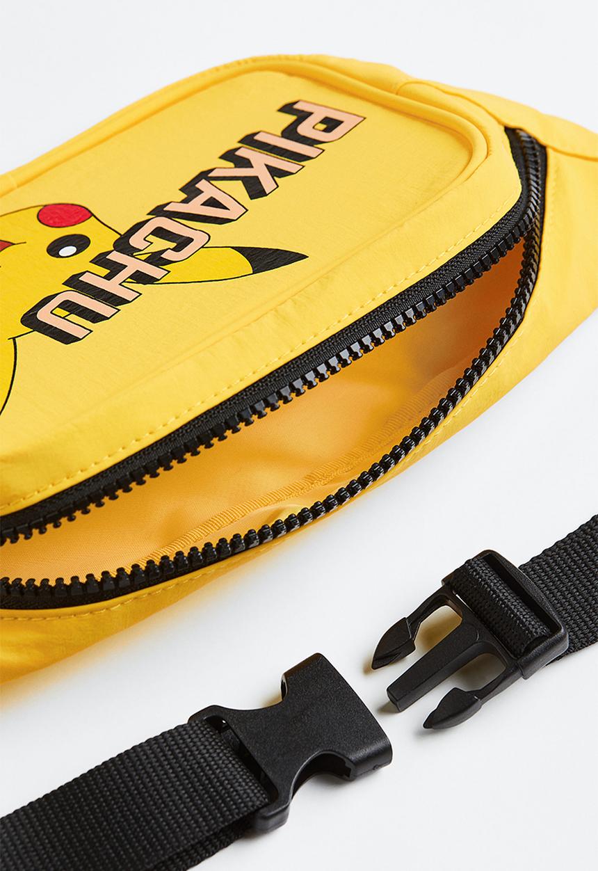 H&M - Printed waist bag - yellow pokémon