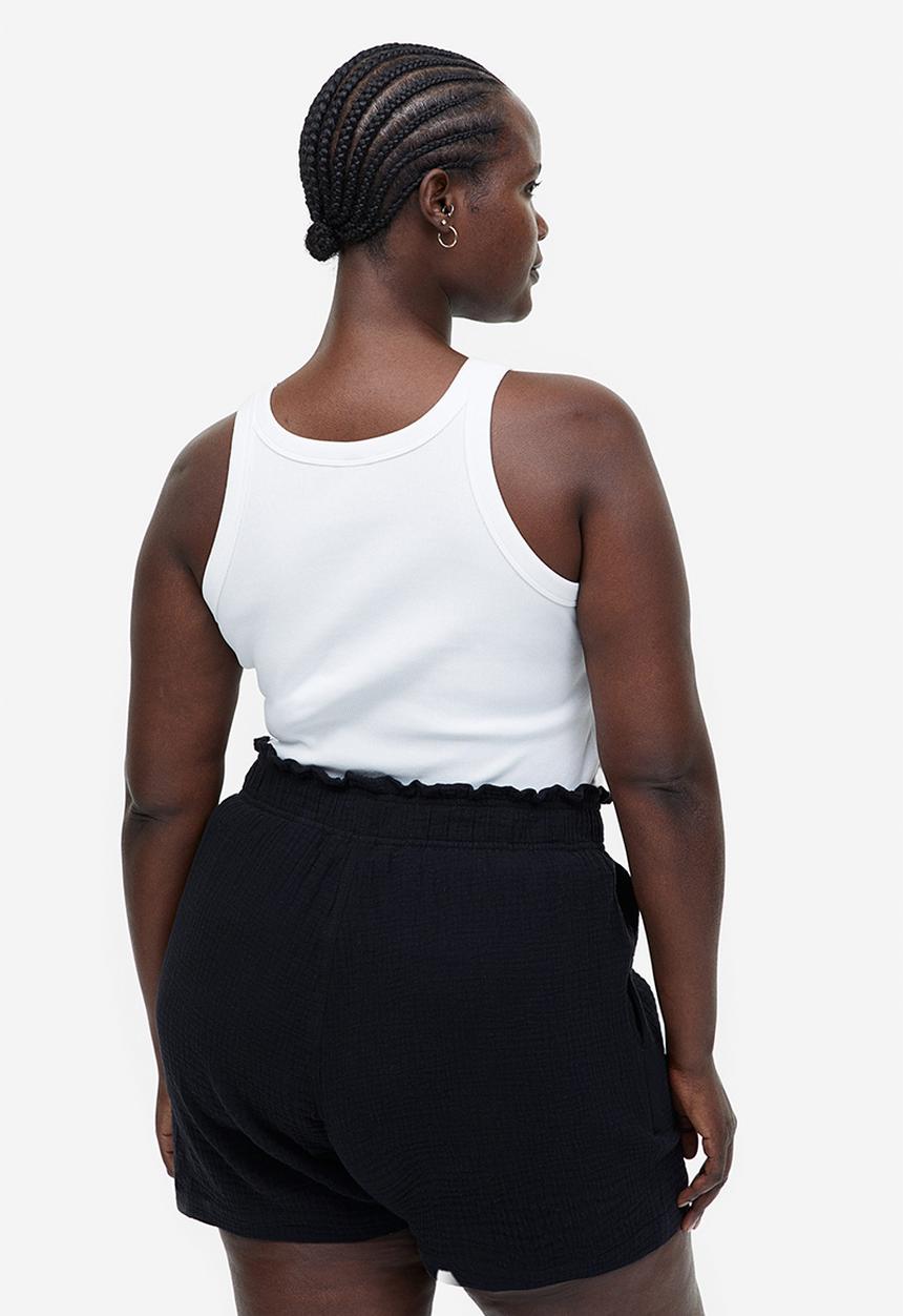 H&M - Crinkled cotton shorts - black