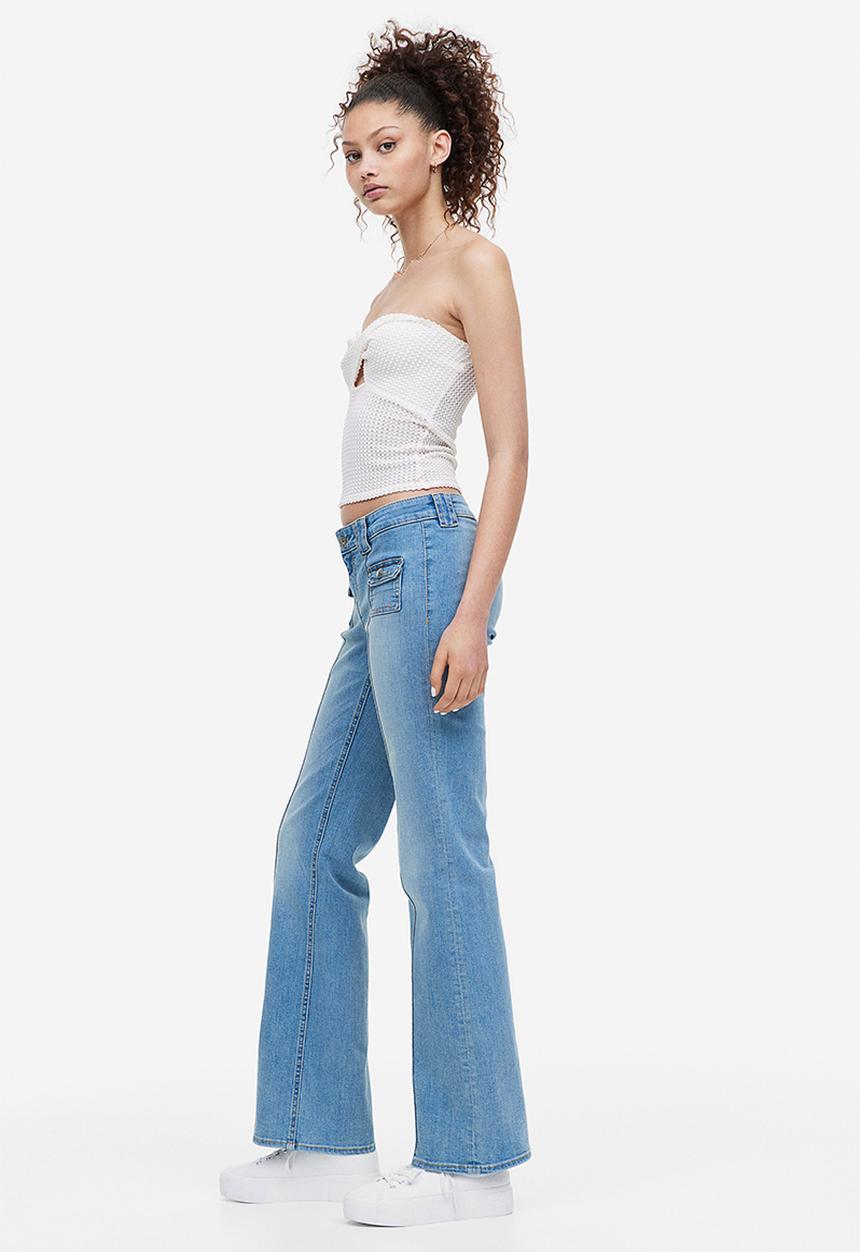 H&M - Flared low cargo jeans - light denim blue