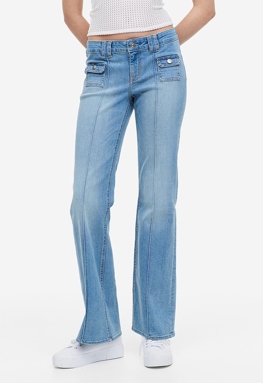 H&M - Flared low cargo jeans - light denim blue