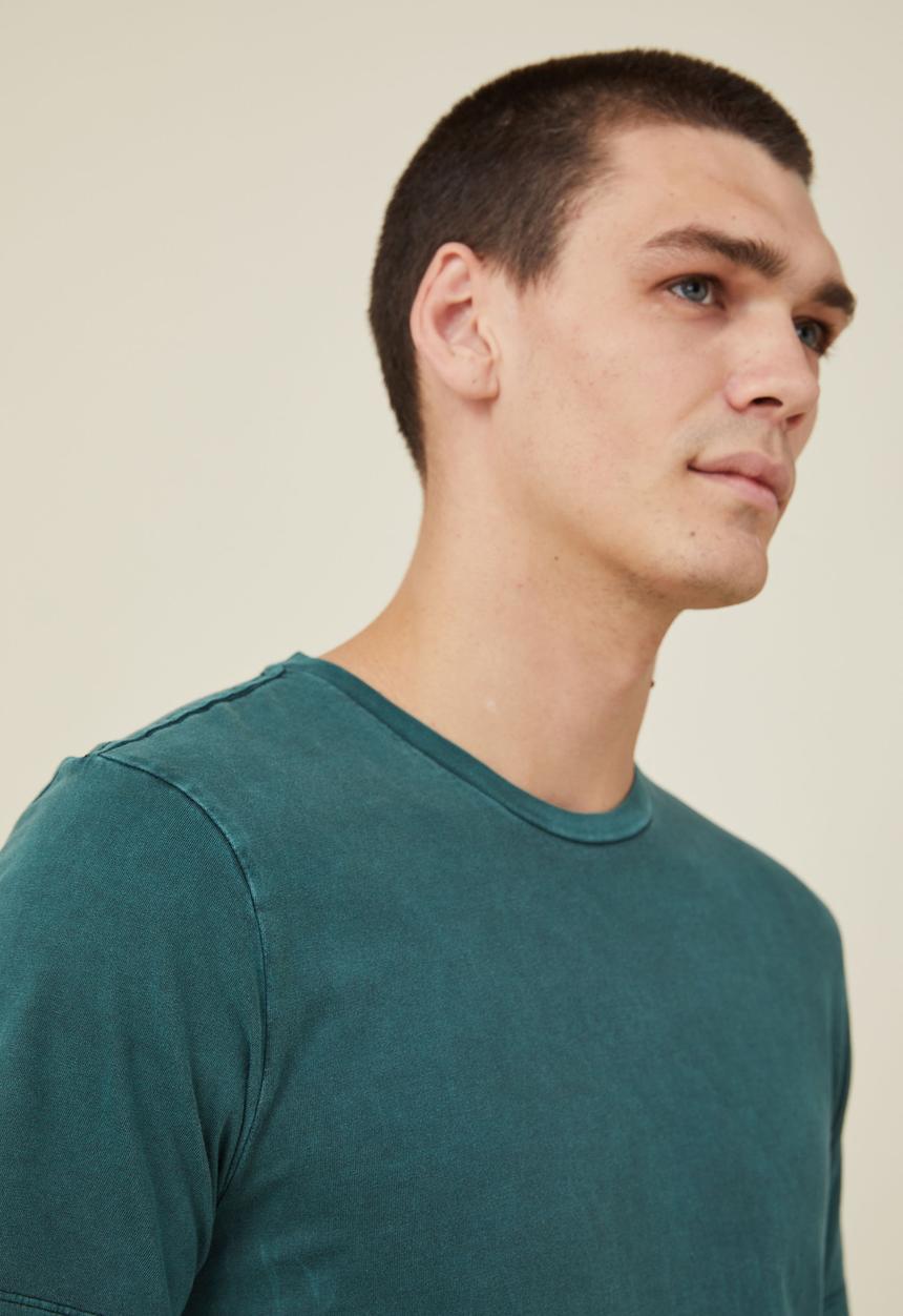 Cotton On - Organic regular fit crew T-shirt - pineneedle green