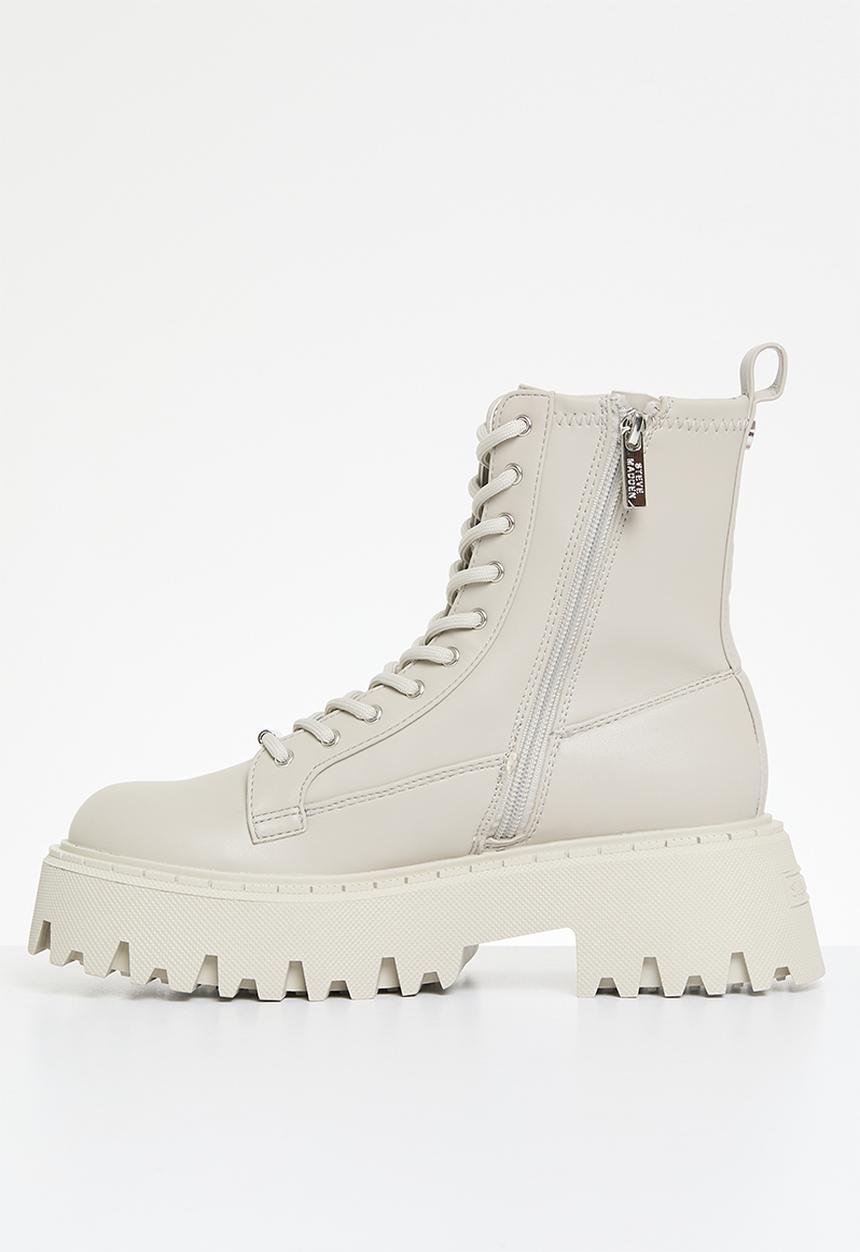 Steve Madden - Over-ride platform boot - bone