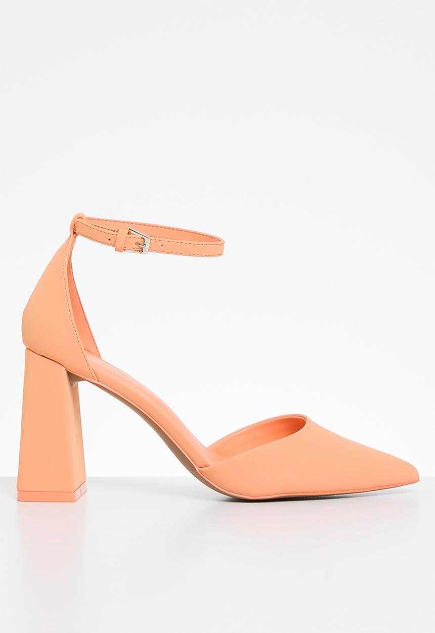 Call It Spring - Laurraine block heel - light orange