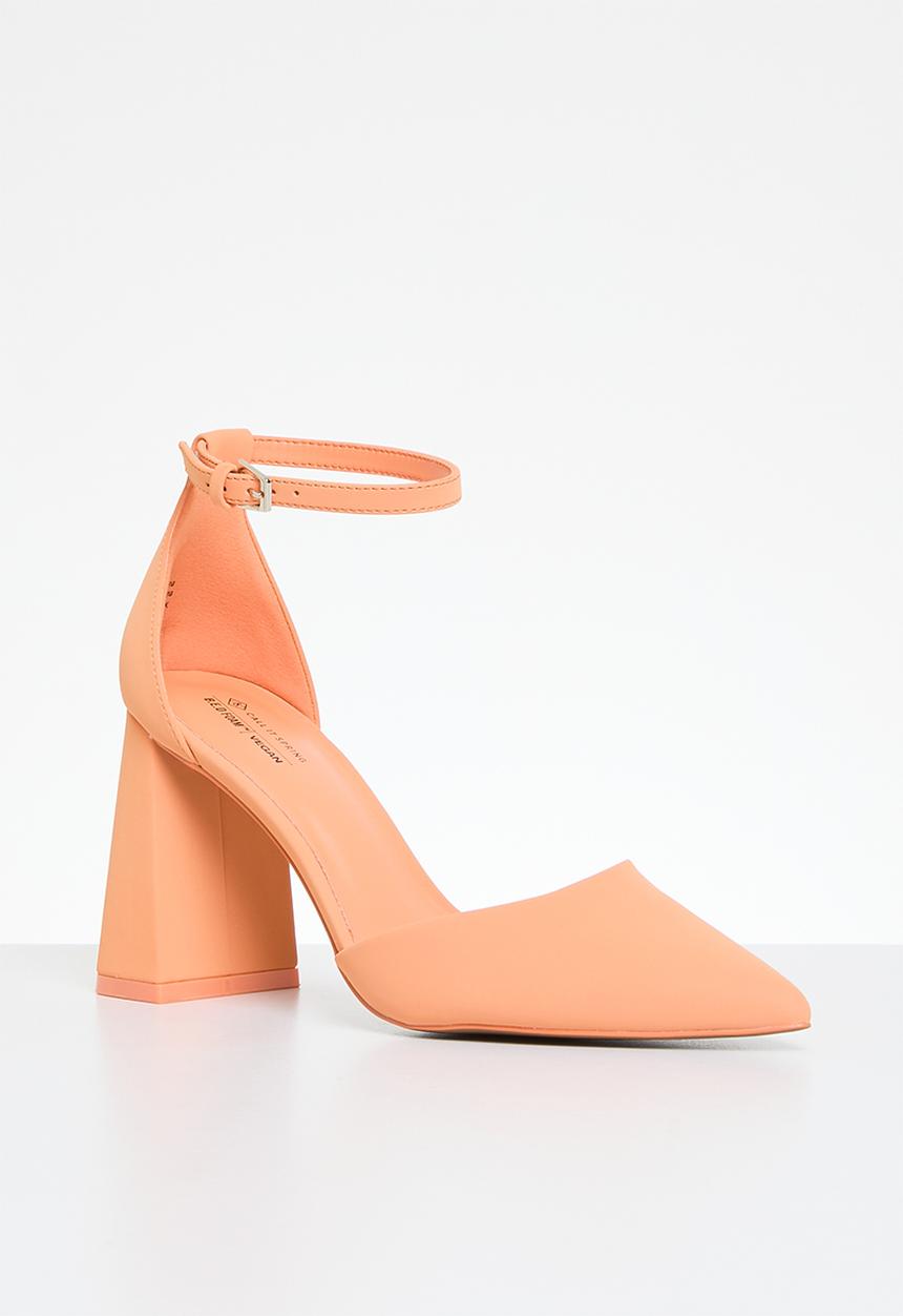 Call It Spring - Laurraine block heel - light orange