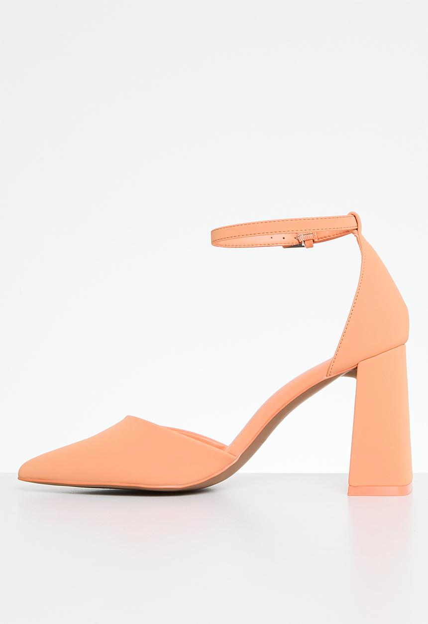 Call It Spring - Laurraine block heel - light orange