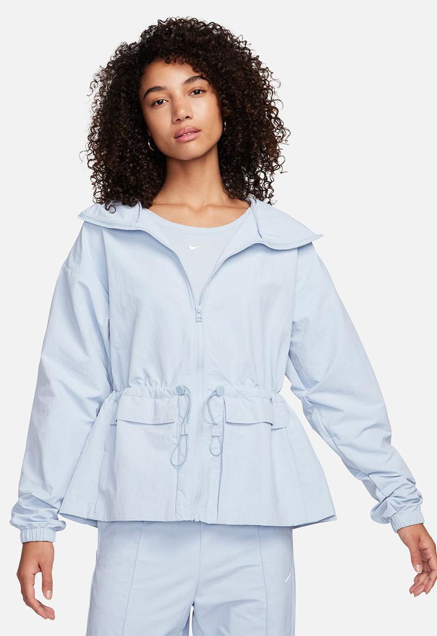 Nike - W Nsw Trend Wvn Jkt - Lt Armory Blue/Sail