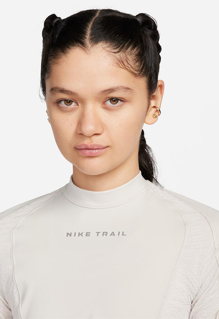 Nike - Nike Trail Women's Dri-FIT Long-Sleeve Running Top - Khaki