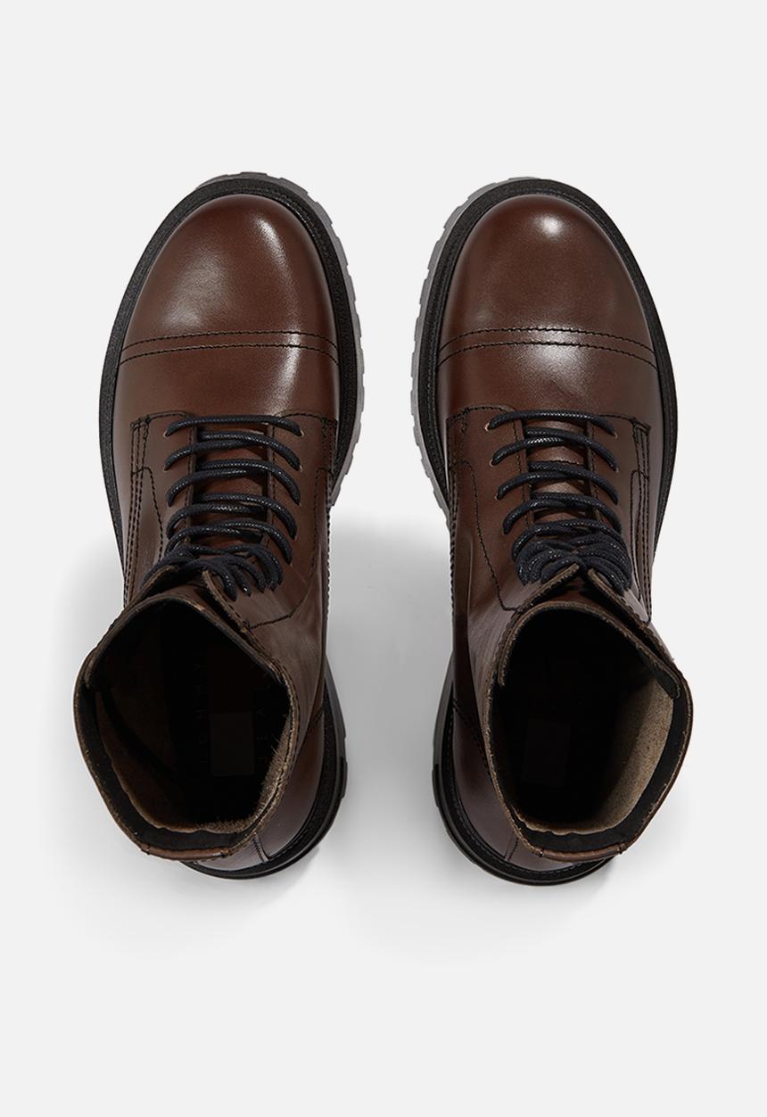 Tommy Hilfiger - Lace-up cleat debossed logo mid boots - velvet brown 
