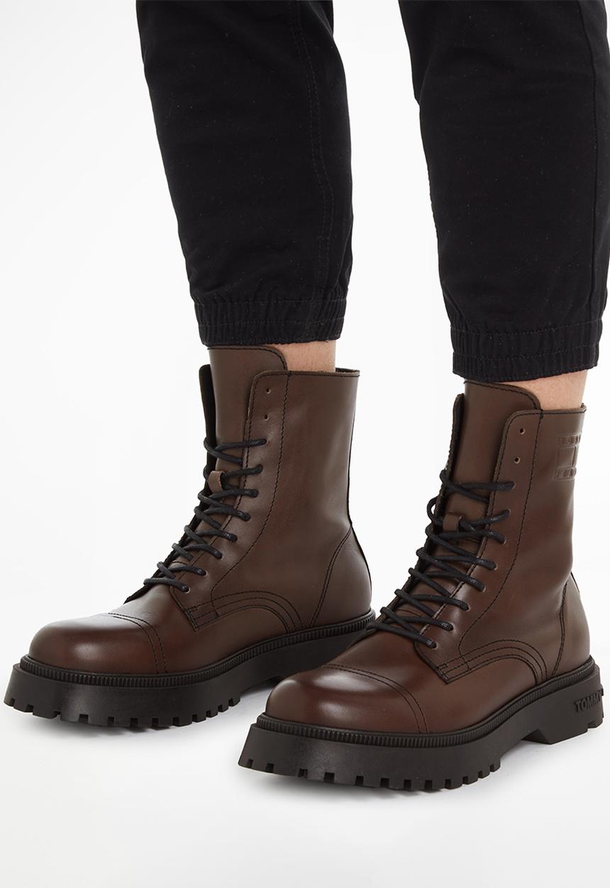 Tommy Hilfiger - Lace-up cleat debossed logo mid boots - velvet brown 