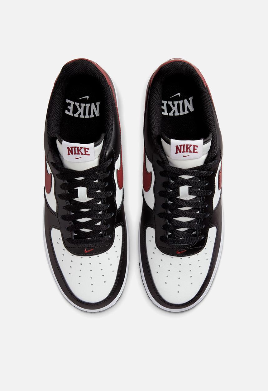 Nike - AIR FORCE 1 '07