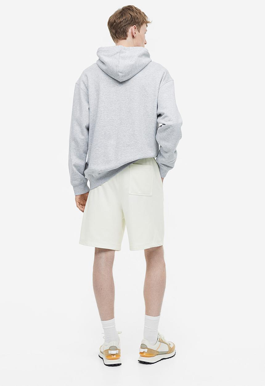 H&M - Coolmax® relaxed fit sweatshorts - white trust the process