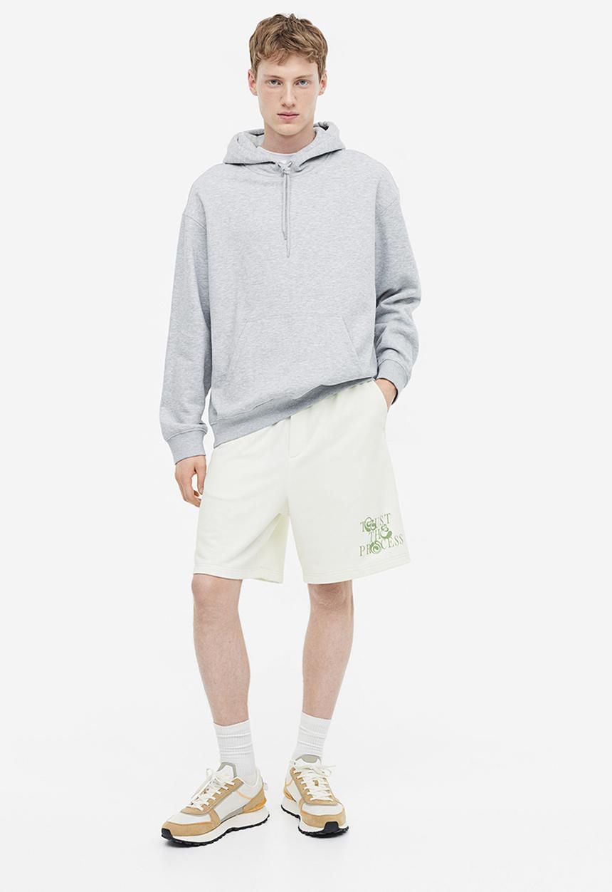 H&M - Coolmax® relaxed fit sweatshorts - white trust the process