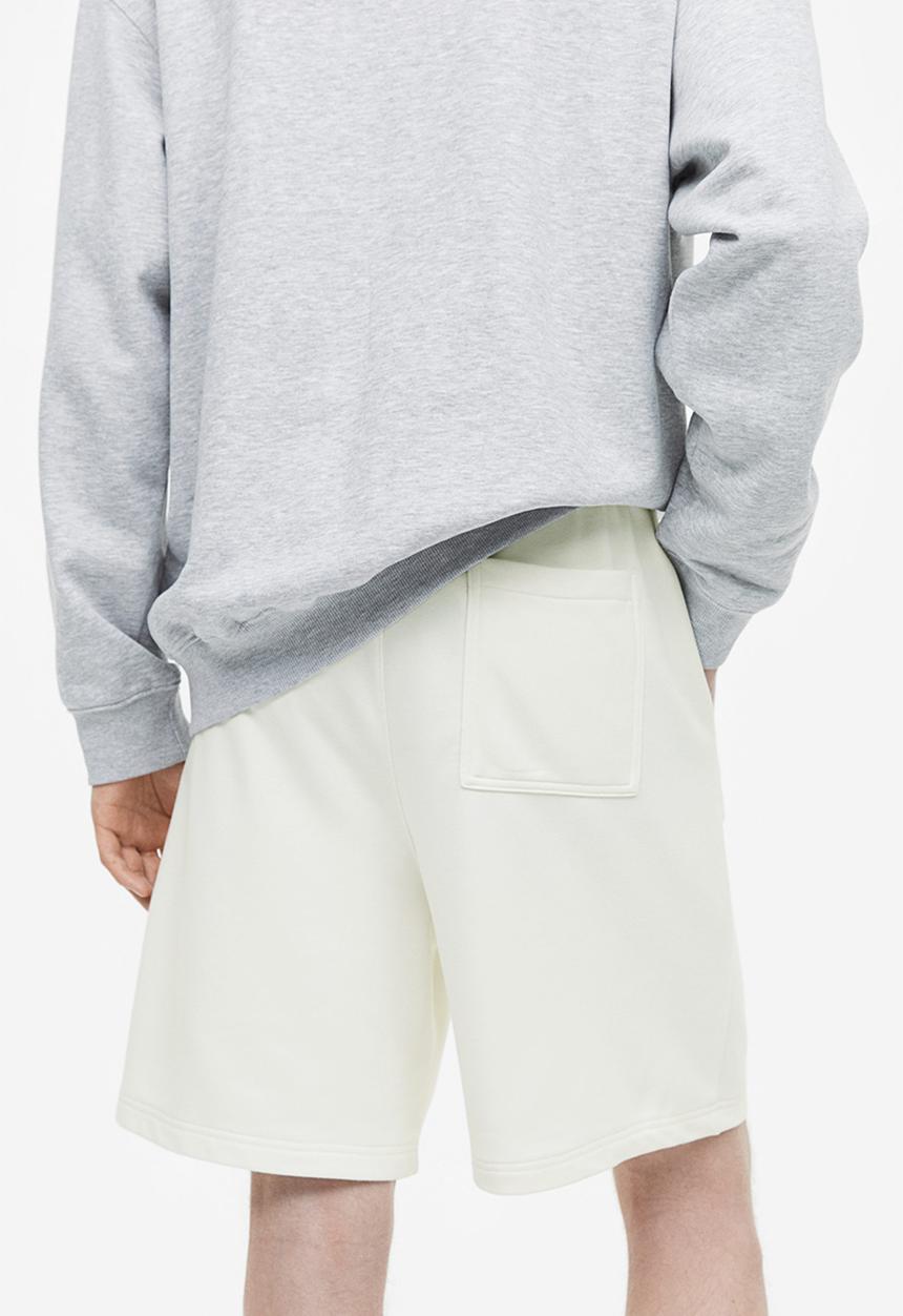 H&M - Coolmax® relaxed fit sweatshorts - white trust the process