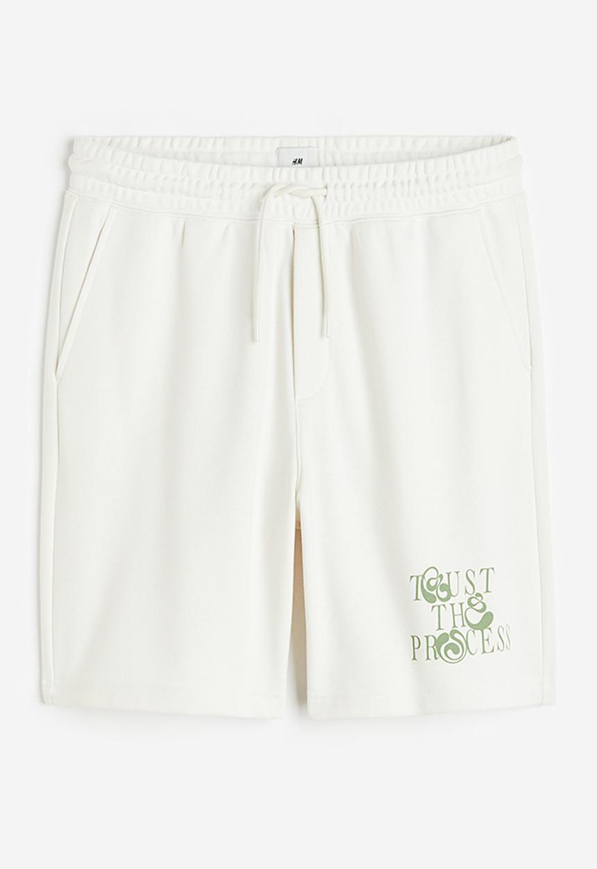 H&M - Coolmax® relaxed fit sweatshorts - white trust the process