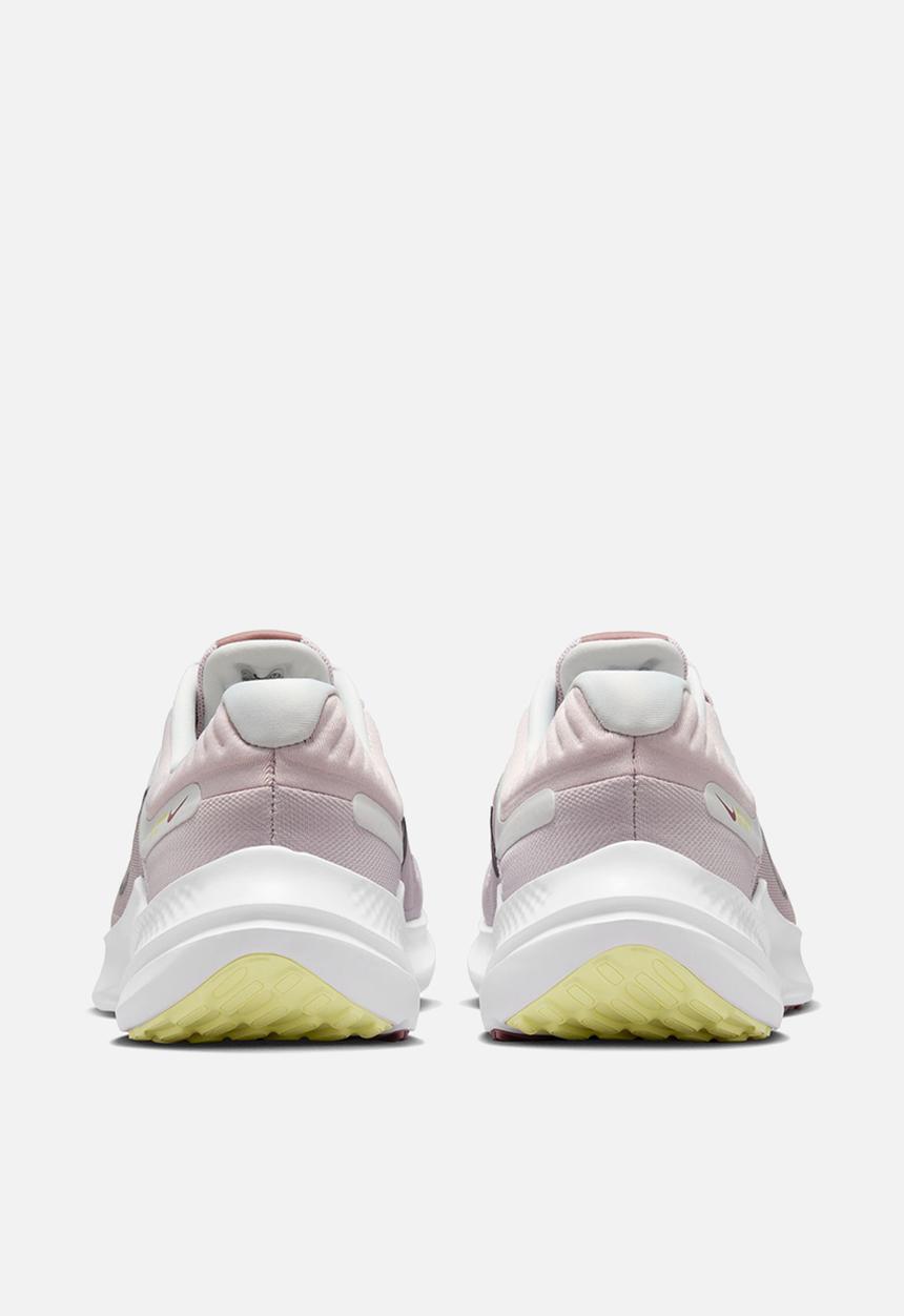 Nike - Quest 5