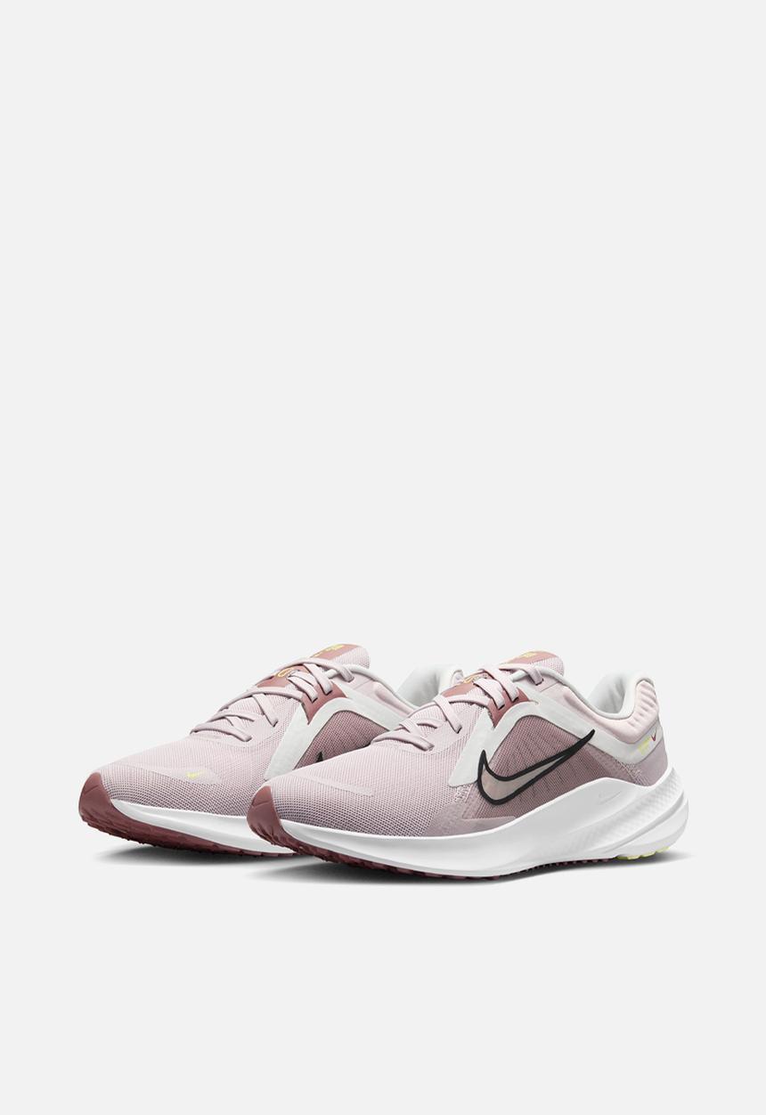 Nike - Quest 5
