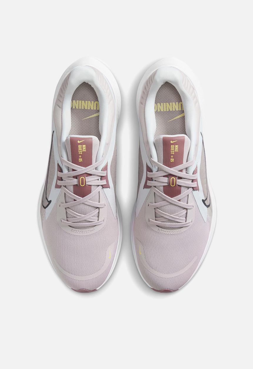 Nike - Quest 5