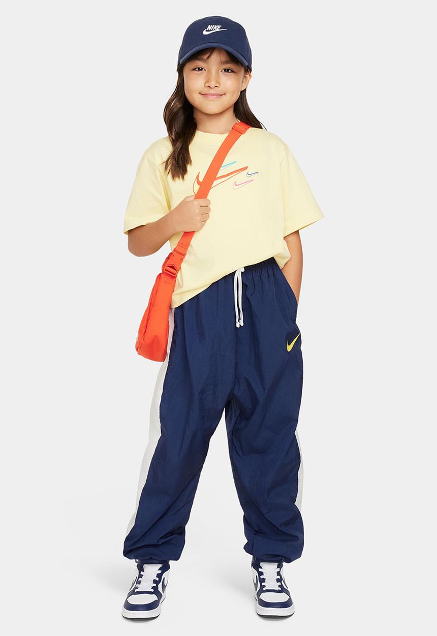 Nike - G nsw tee boxy swoosh logo - soft yellow