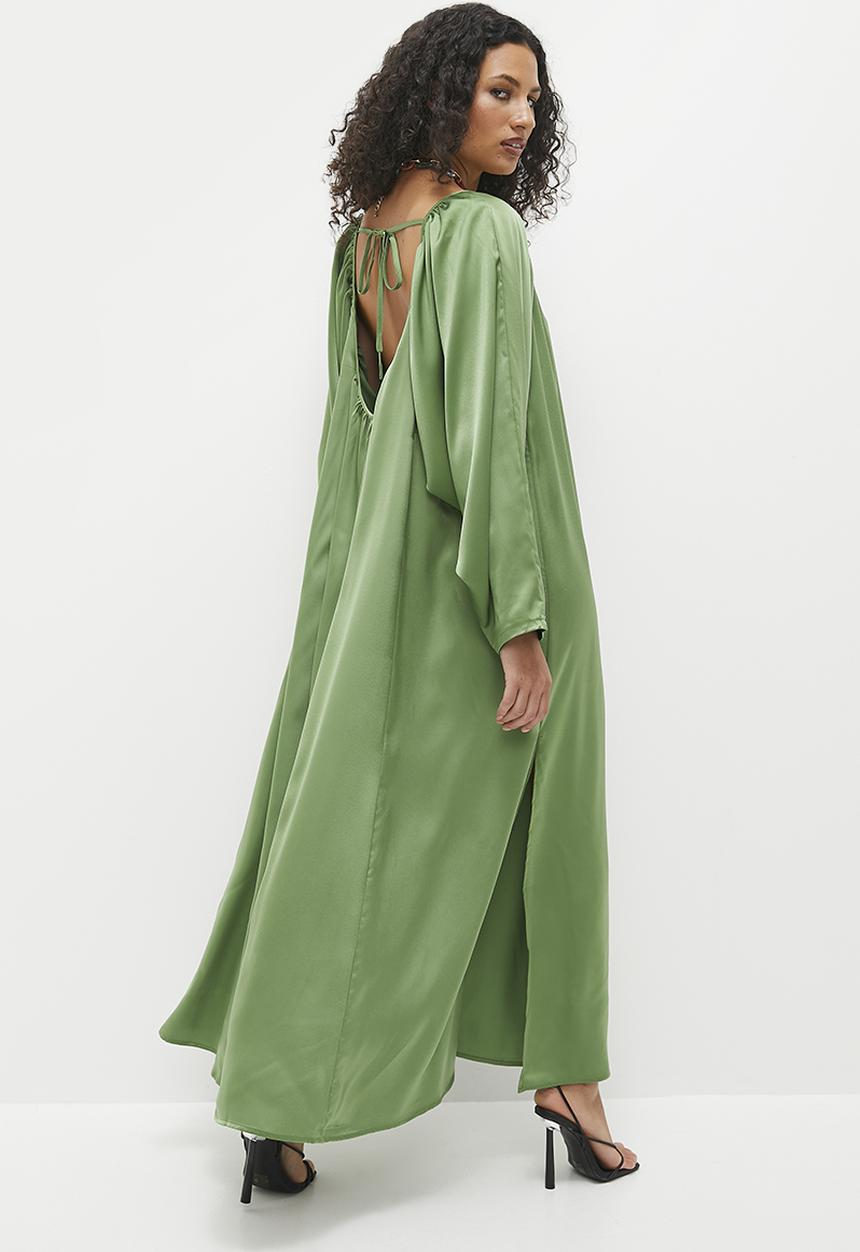 VELVET - Statement sleeve kaftan dress with coop back - londen frost