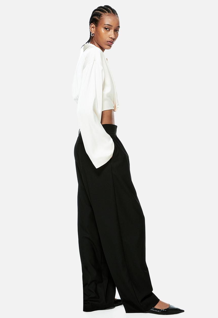 H&M - Cropped satin blouse - beige