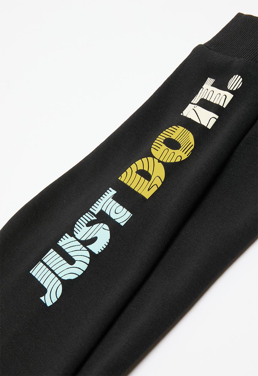 Nike - Nike trend trekker hoodie and joggers set - black