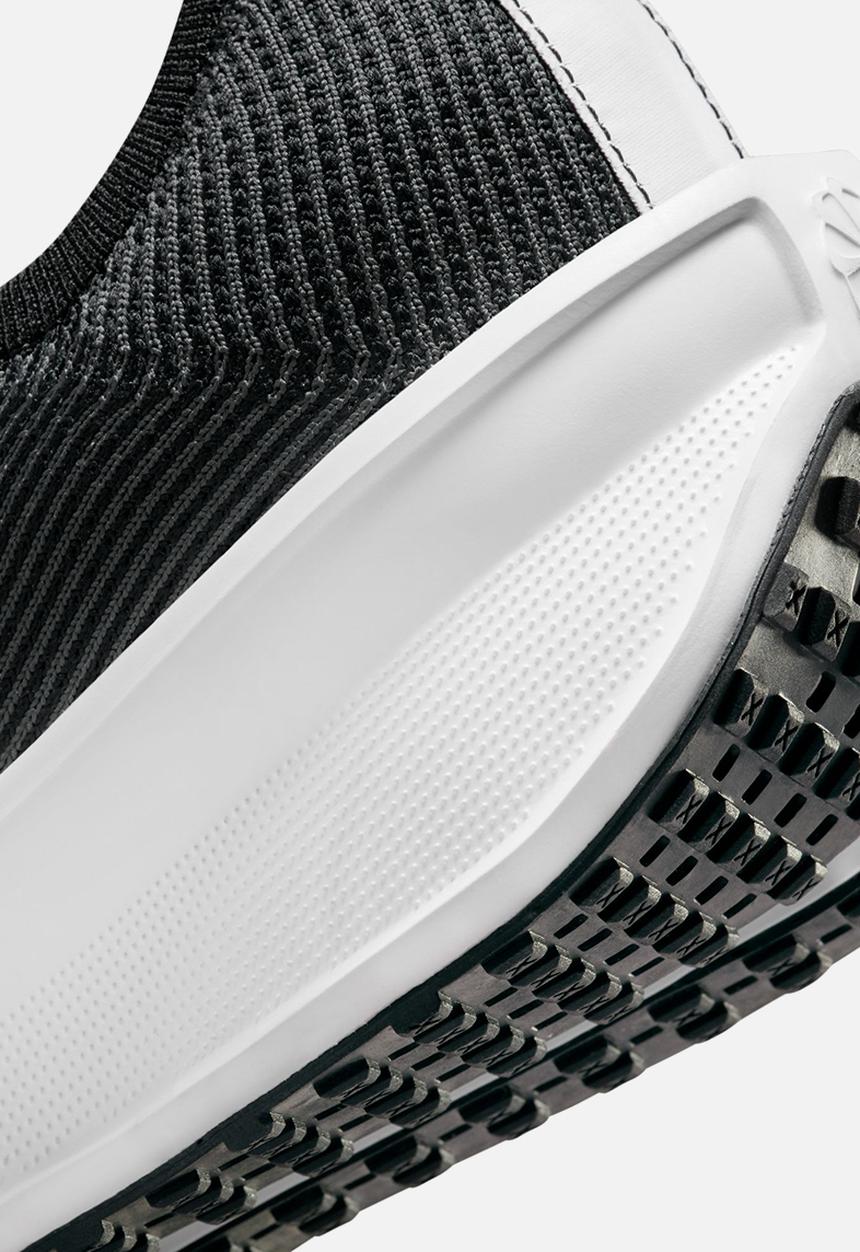 Nike - Nike interact run - fd2291-001 - black/white/anthracite