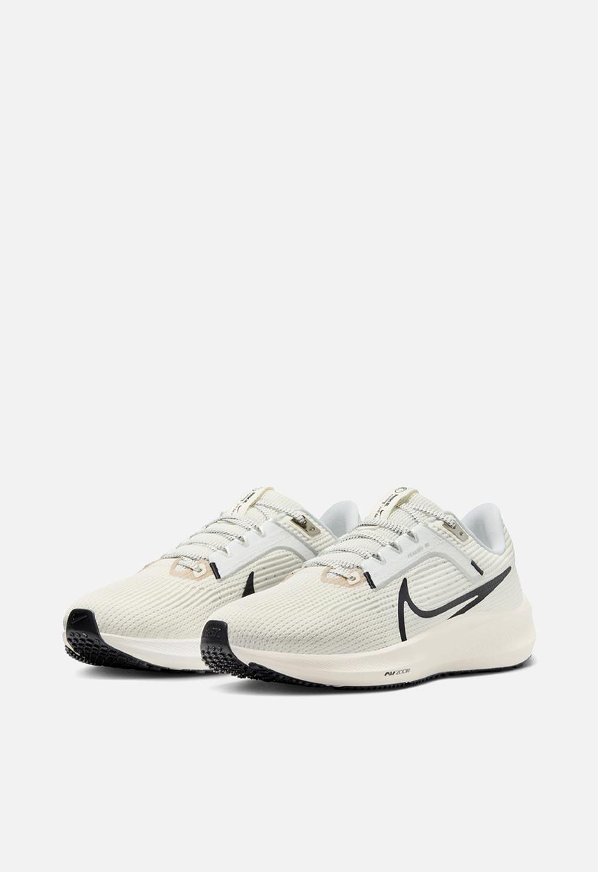Nike - Nike pegasus 40 - sail/black-coconut milk/white