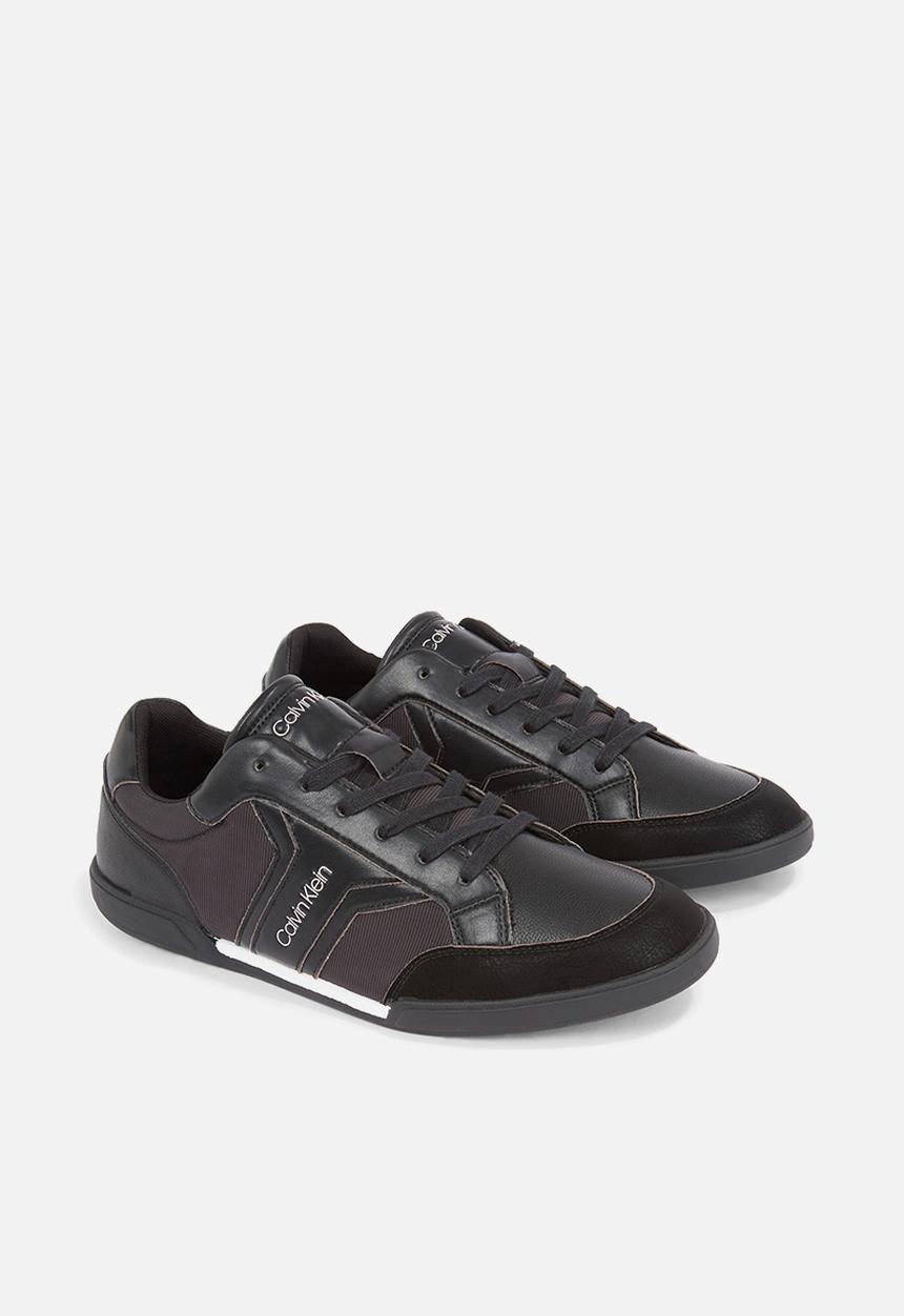 Calvin Klein - Low profile casual