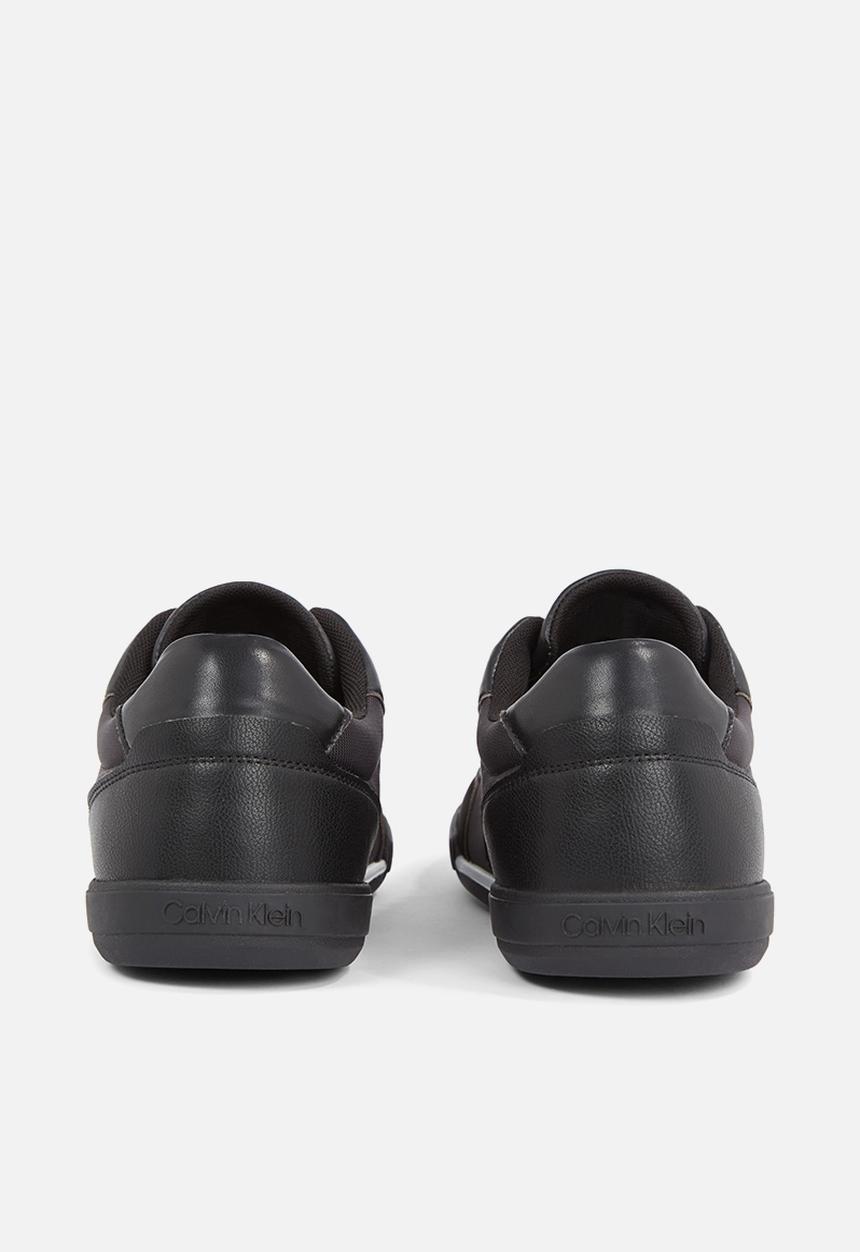 Calvin Klein - Low profile casual