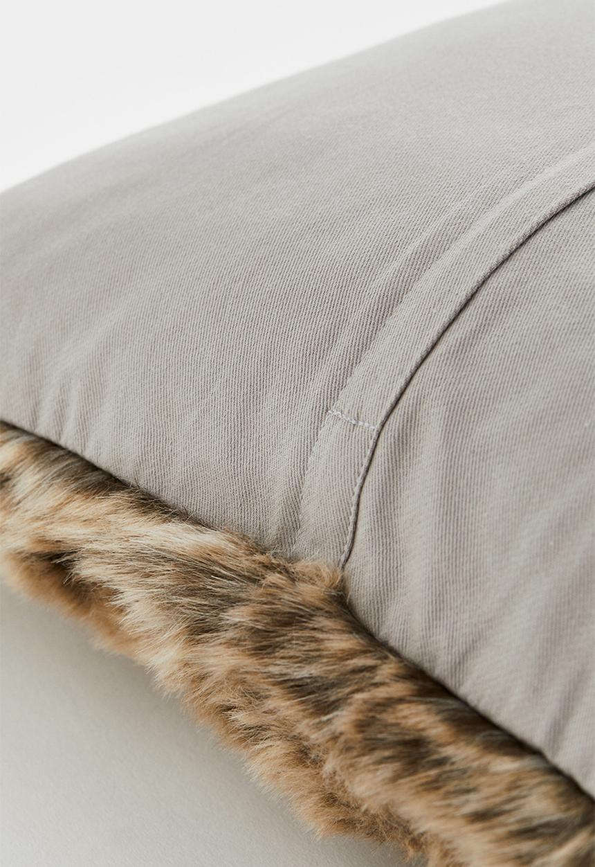 H&M - Faux fur cushion cover - grey