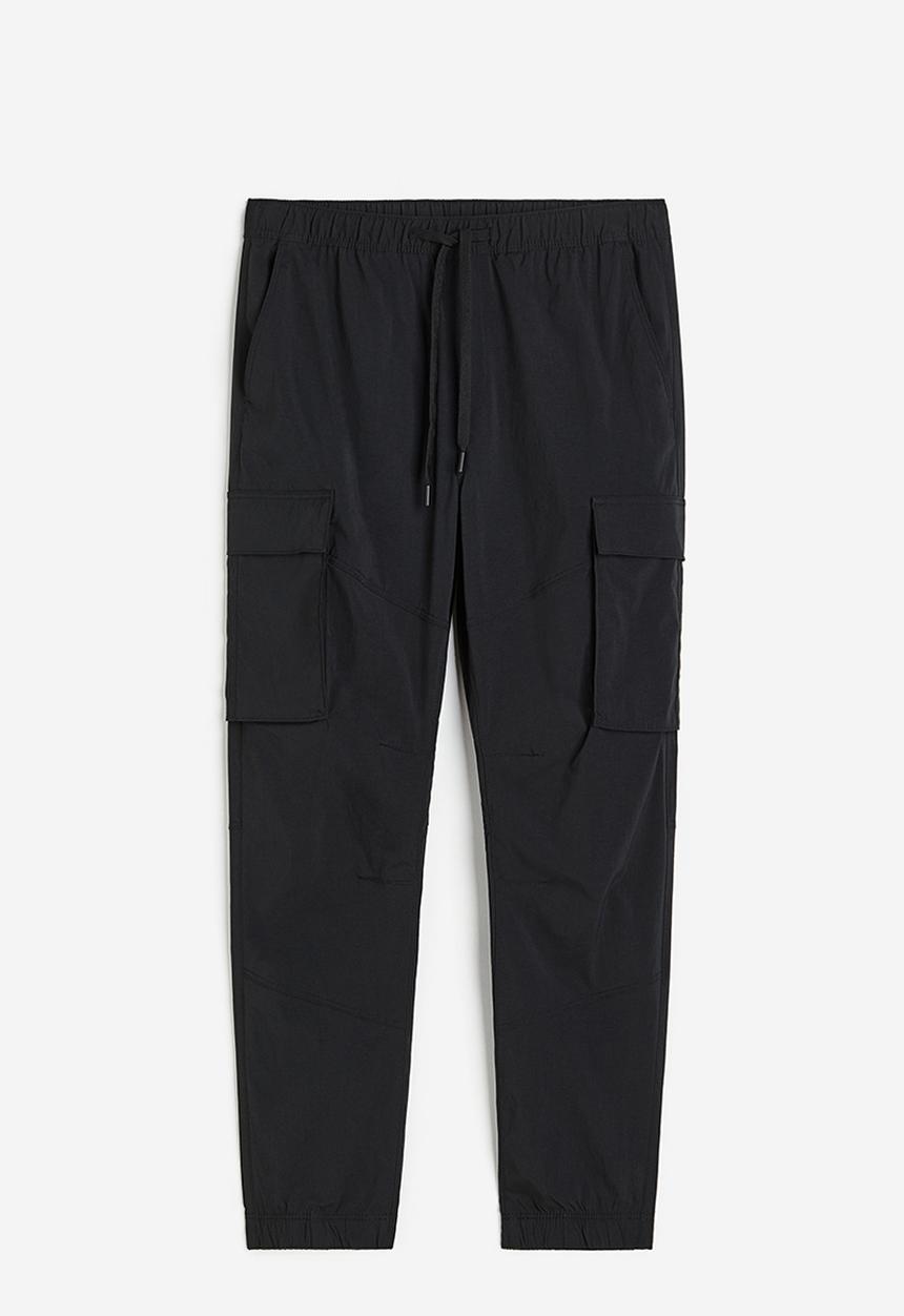 H&M - Slim fit nylon cargo joggers - black